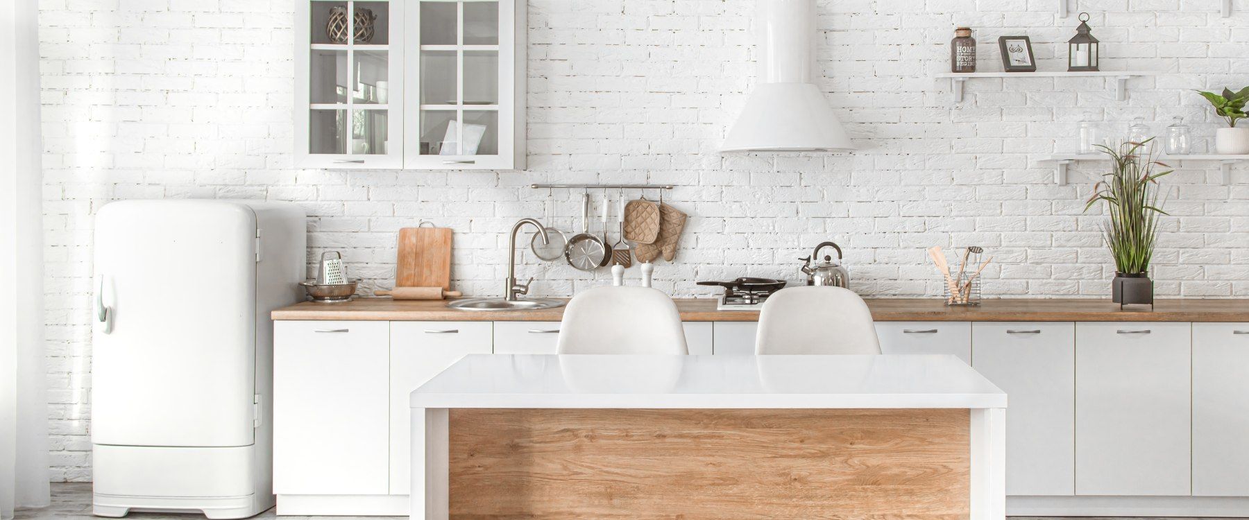 Cucine total white Castelleone: stile luminoso e moderno